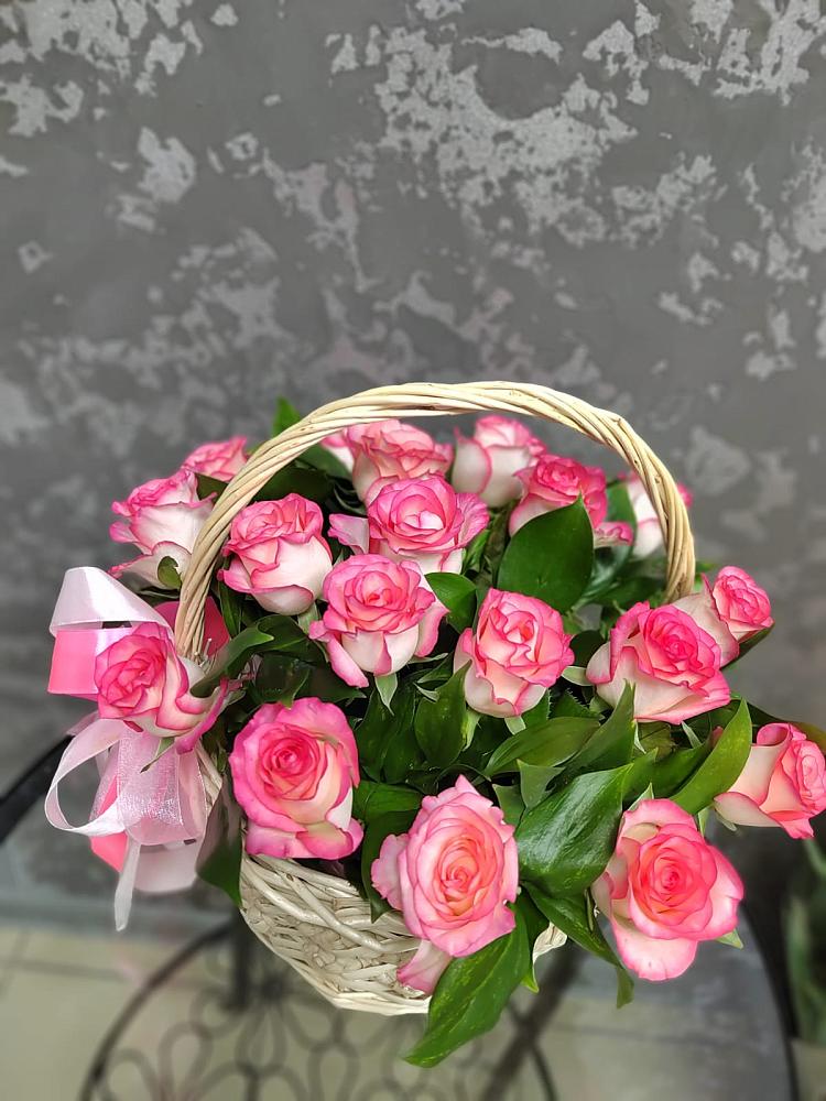 Цветочная композиция из Розы в корзине в Борисоглебске