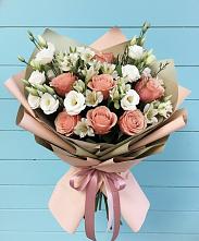 Букет цветов из:  Розы, Альстромерии и Лизиантусы в Борисоглебске