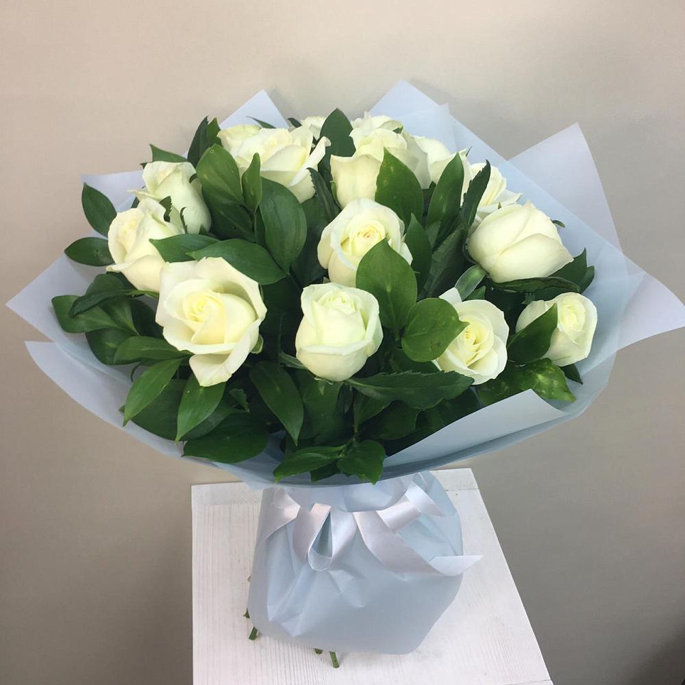 Букет 15 Белых роз Проуд в Борисоглебске