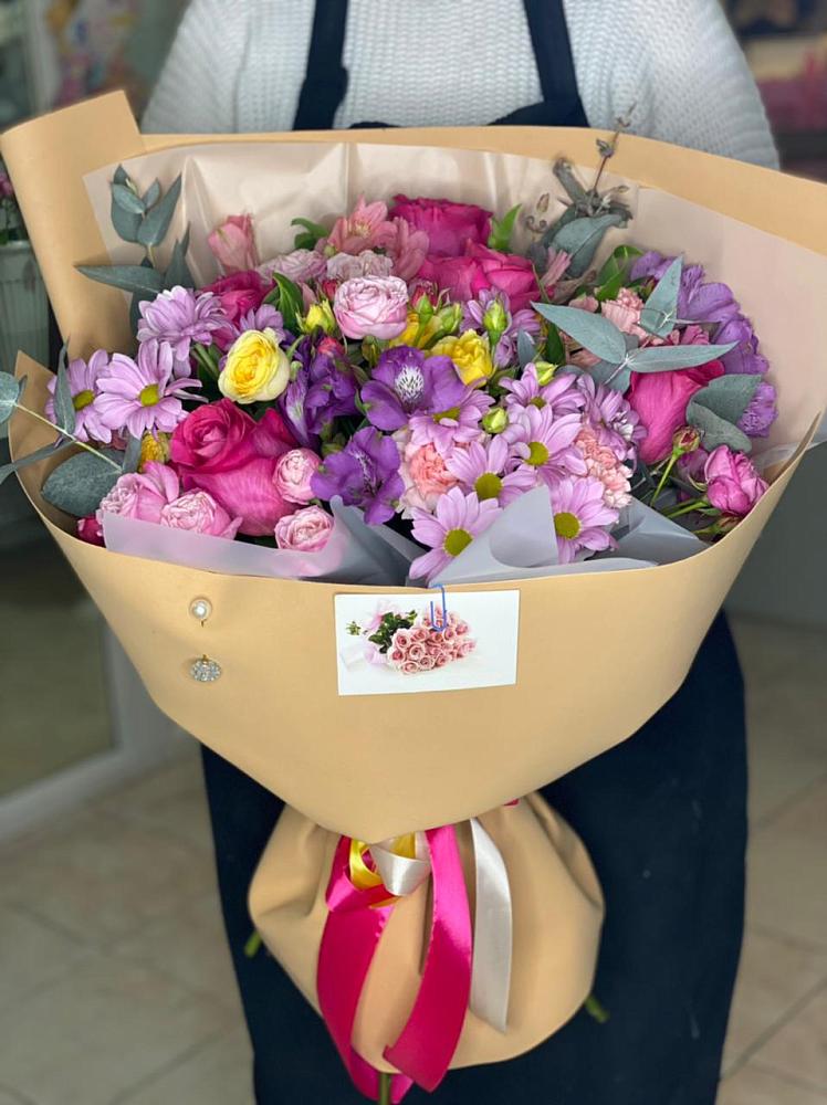 Букет цветов из: Хризантемы, Гвоздики и Альстромерии в Борисоглебске