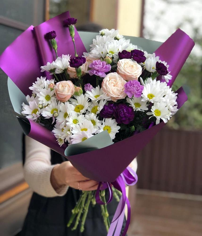 Букет цветов из: Хризантемы, Гвоздики и Розы в Борисоглебске