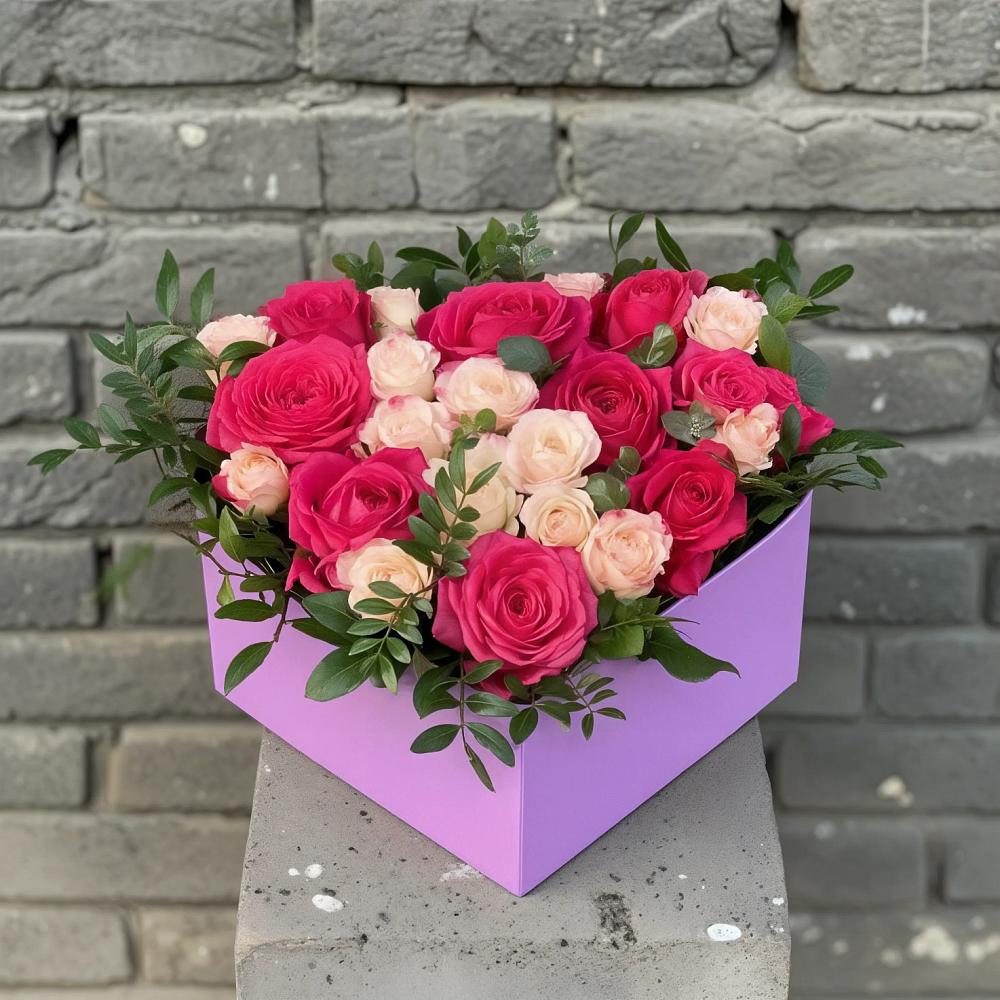 Цветочная композиция из Розы в коробке в Борисоглебске