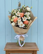 Букет цветов из:  Альстромерии, Лизиантусы, Розы и Хризантемы #REPLACE_PRED# Борисоглебске