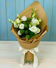 Букет цветов из:  Хризантемы и Лизиантусы в Борисоглебске