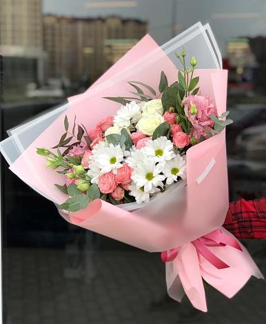 Букет цветов из: Розы, Лизиантусы и Хризантемы в Борисоглебске